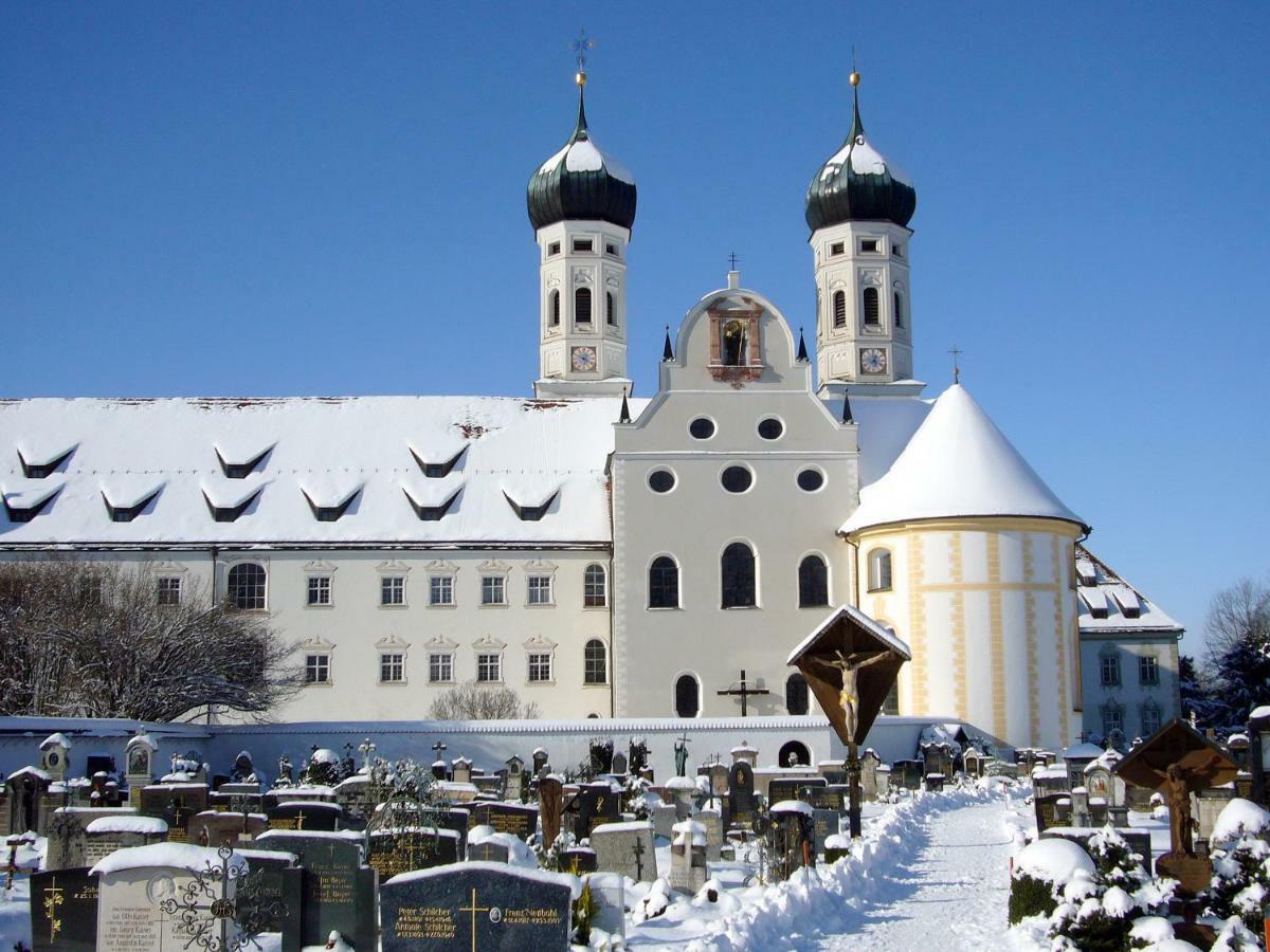 Kloster Benediktbeuern - Gastehaus Der Salesianer Don Bosco Exterior foto