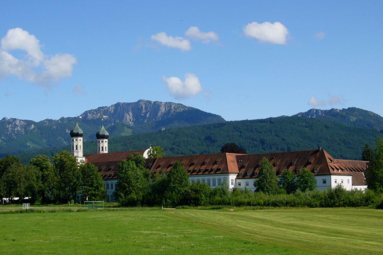 Kloster Benediktbeuern - Gaestehaus Der Salesianer Don Bosco Exterior foto